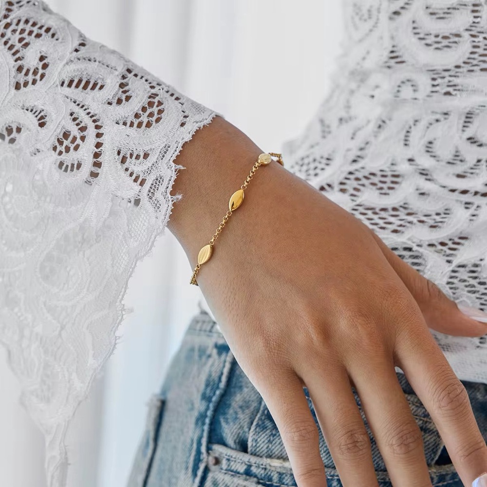 18K Gold Plated Oval Charm Chain Bracelet